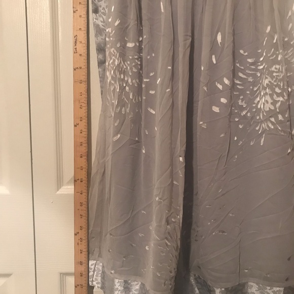 Beautiful Silver Dress - Picture 4 of 5